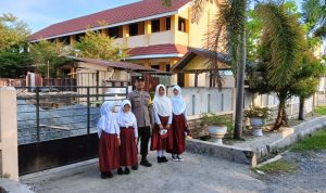 Wujud Nyata Kehadiran Polri di Masyarakat, Bhabinkamtibmas Polsek Ampana Kota Gelar Strong Point
