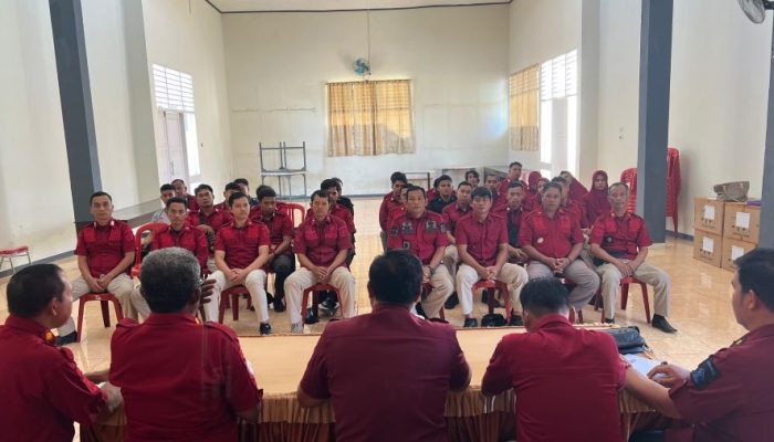 Luther Toding Patandung Saat Pimpin Briefing Perdana Pegawai Lapas Ampana.