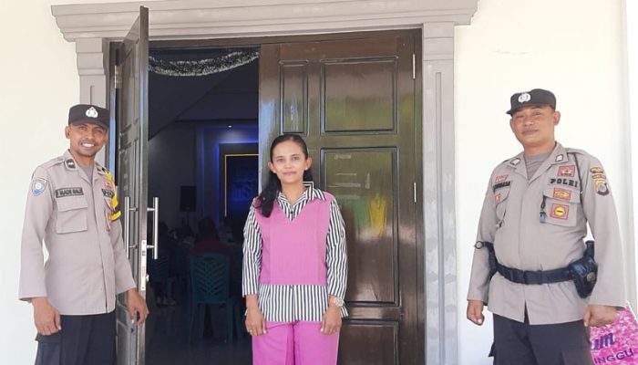 Patroli Sambang Gereja Upaya Polsek Ampana Kota