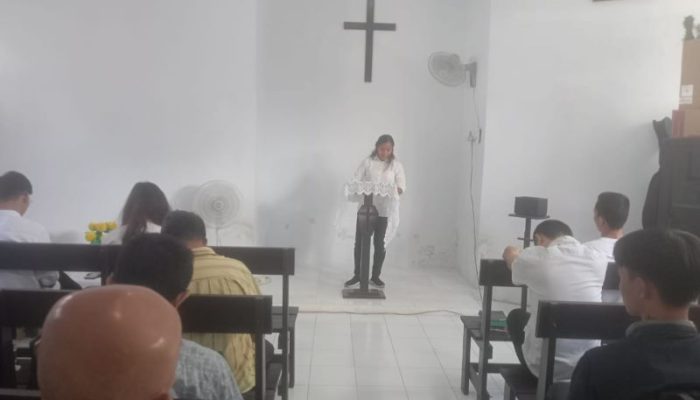 Warga Binaan Melaksanakan Ibadah Minggu di Gereja Oikumene Lapas Kelas IIB Ampana
