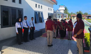 Bangun Semangat Kerja, Kasubbag TU Pimpin Apel Staf Lapas Ampana