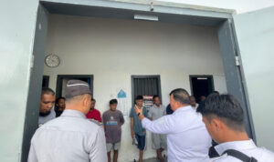 Ka KPLP Lapas Ampana Saat Memberikan Pengarahan Kepada Warga Binaan